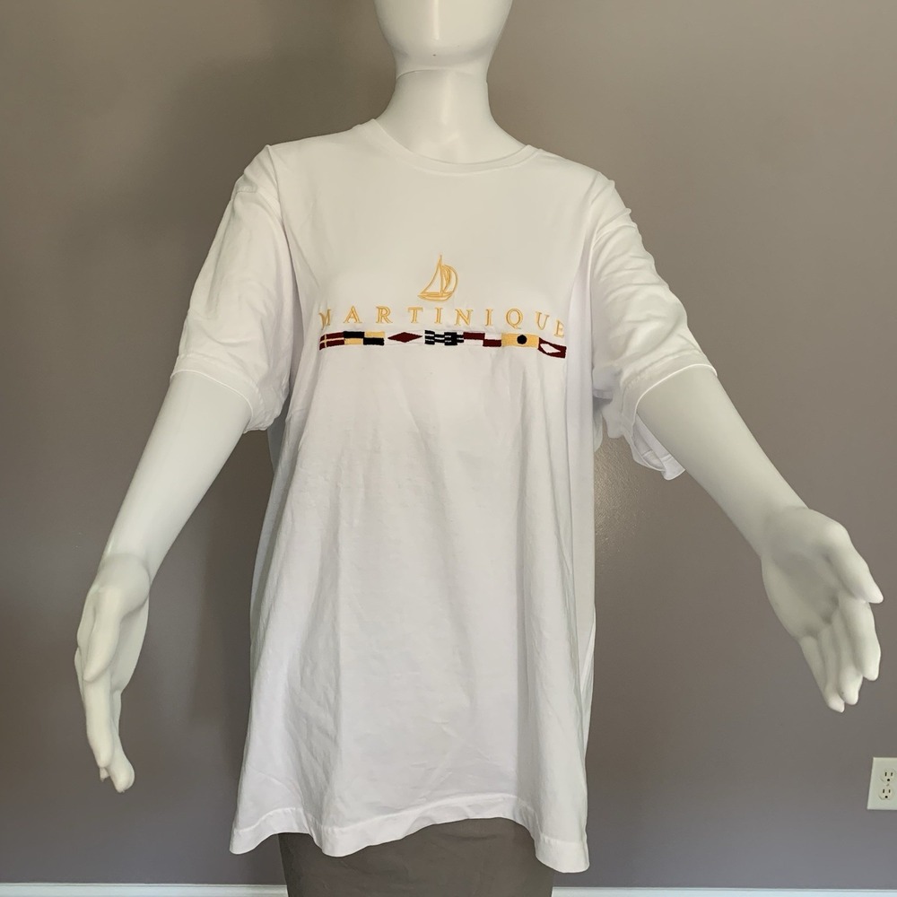 Island Dreams T-Shirt Unisex XL White 100% COTTON PRE SHRUNK. Pre- Owned.
